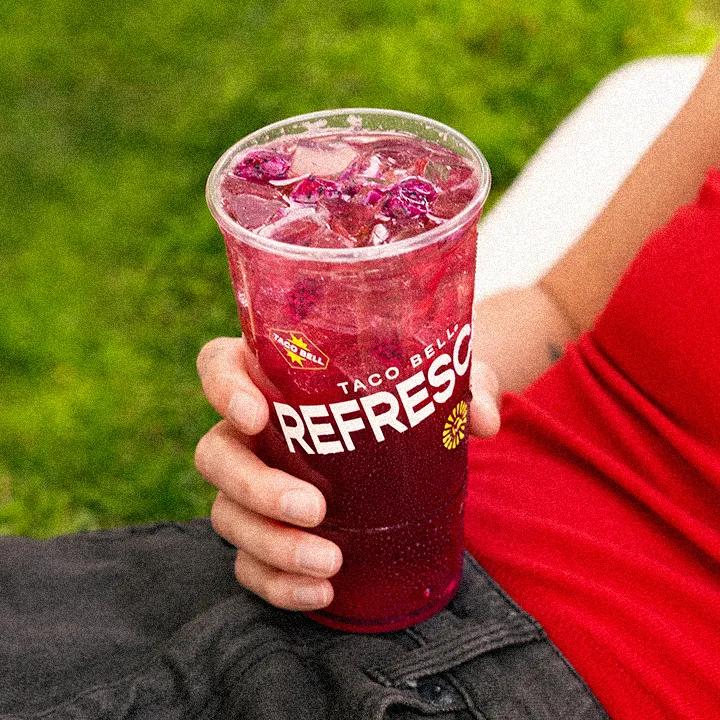 Dragonfruit Berry Agua Refresca