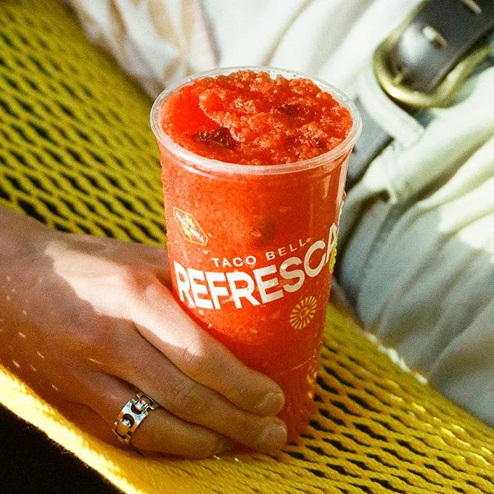 Strawberry Lime Refresca Freeze 20oz