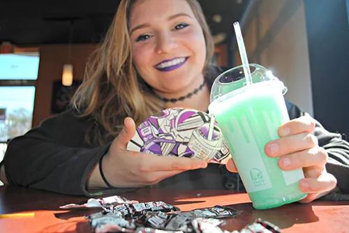 Live Mãs Scholarship - Feed A Dream | Devon Woodrum